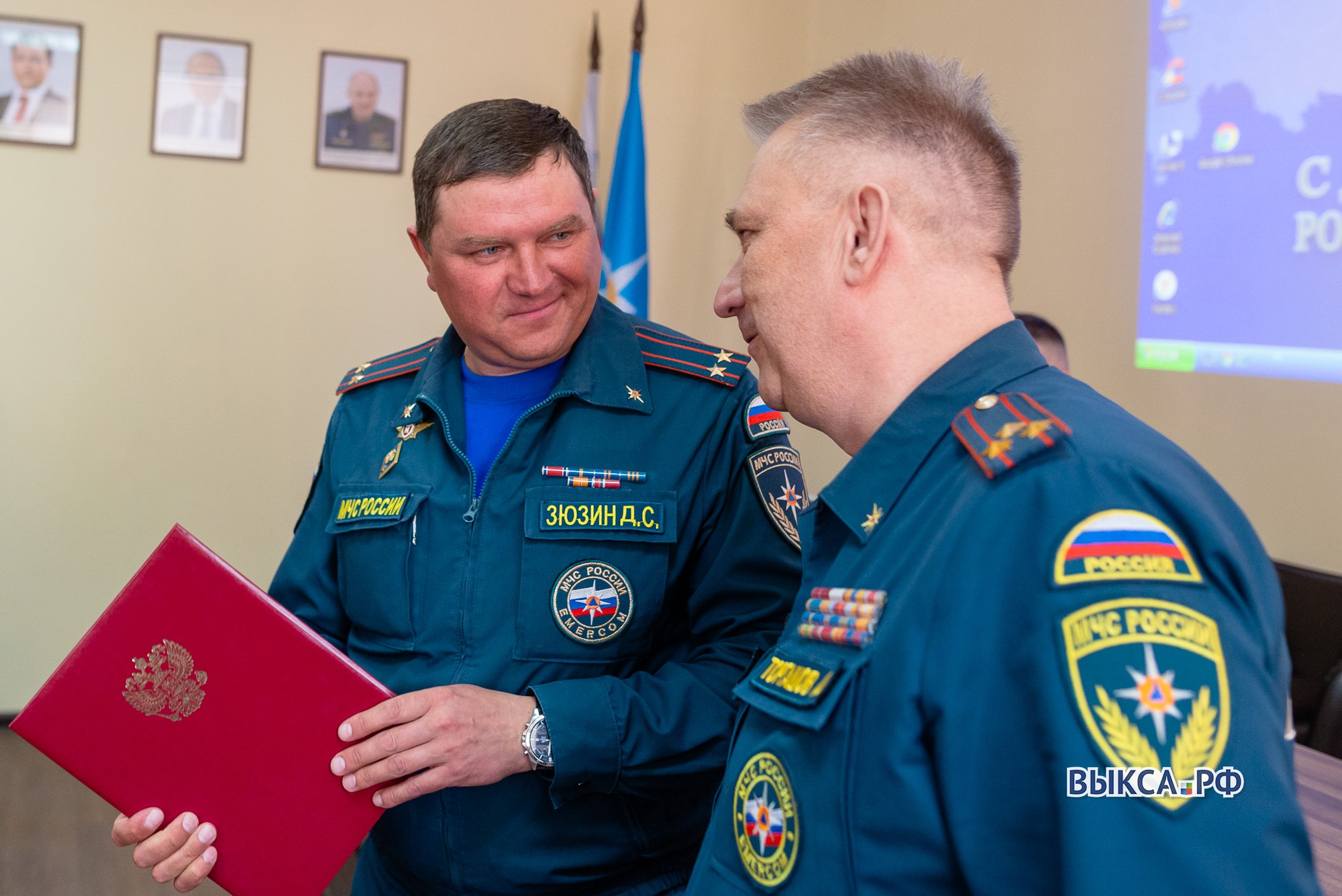 Начальника пожарной части Дмитрия Зюзина торжественно проводили на пенсию 📸